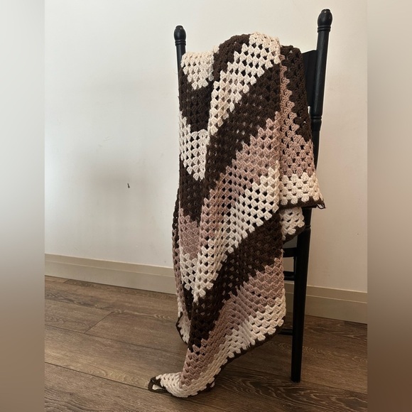Handmade Granny Chunky Knjt Blanket Cream Brown Stripes Square Pattern Large  5’ - Picture 4 of 4